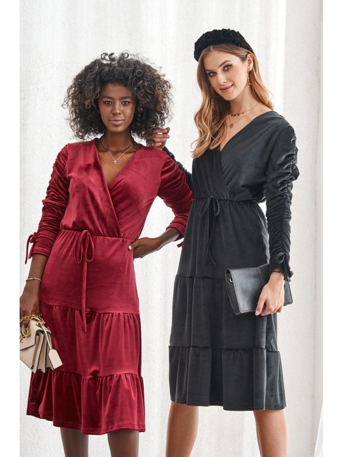 Rochie din velur cu decolteu plic, neagra 0548 - Magazin online - Boutique